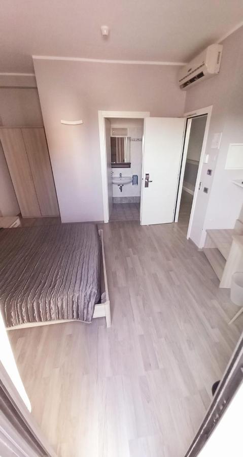 Hotel Meuble' Atlantic Treviglio Zewnętrze zdjęcie